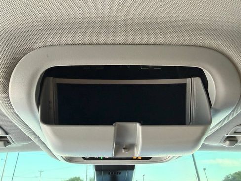 Used 2023 GMC Terrain SLT w/ Elevation Edition FWD image 24