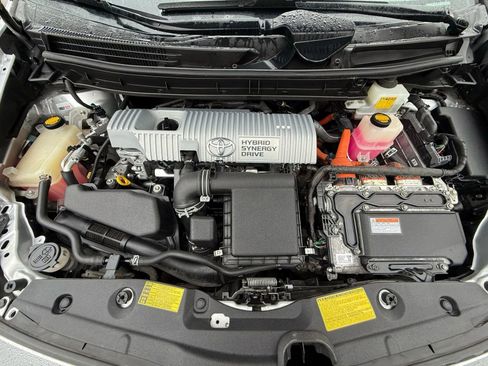 Used 2013 Toyota Prius Three image 26