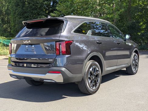 New 2026 Kia Sorento S w/ S Panoramic Sunroof Package image 4