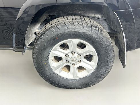 Used 2017 Toyota 4Runner SR5 image 11