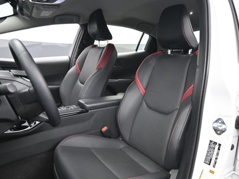 Certified 2024 Toyota Prius Prime XSE image 17