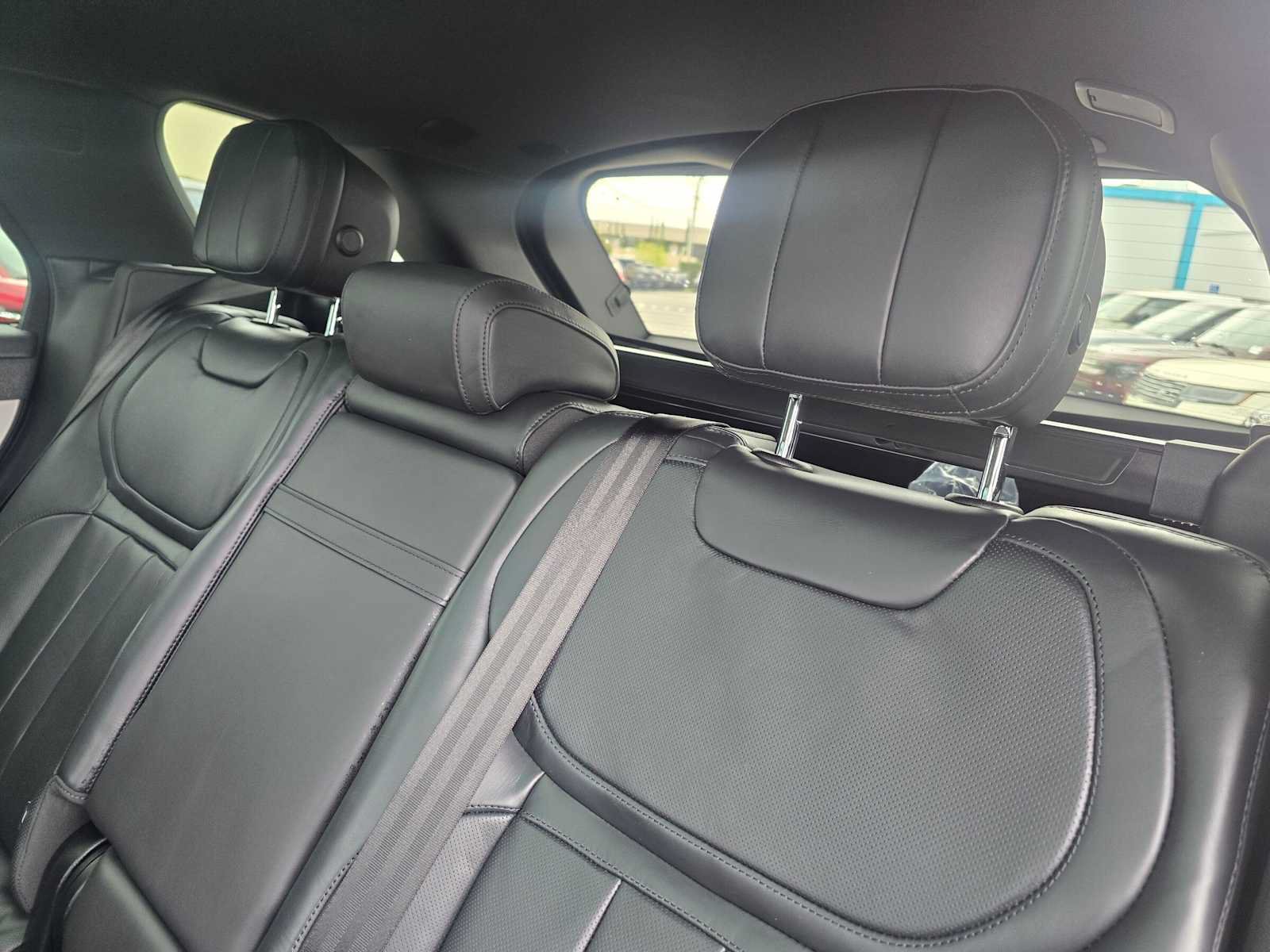 New 2027 Land Rover Range Rover Sport SE AWD/4WD image 19