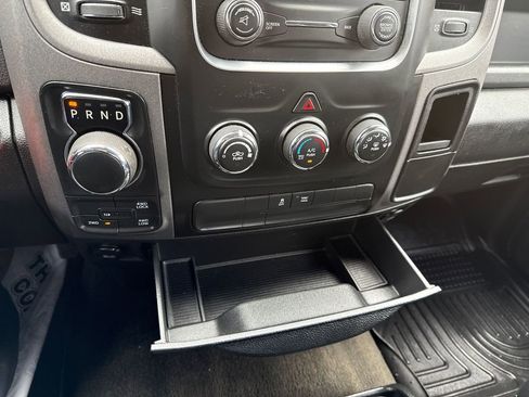 Used 2017 RAM 1500 Express w/ Express Value Package AWD/4WD image 23