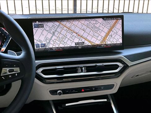 Used 2023 BMW 330i Sedan w/ Premium Package image 7