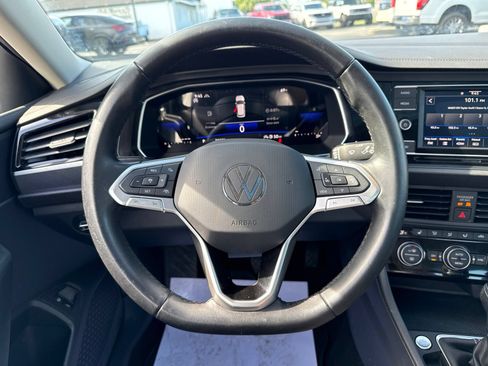Used 2023 Volkswagen Jetta SE FWD image 26