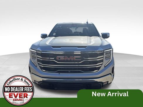 Used 2022 GMC Sierra 1500 SLT w/ SLT Convenience Package AWD/4WD image 3