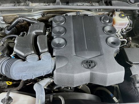 Used 2019 Toyota 4Runner SR5 image 31