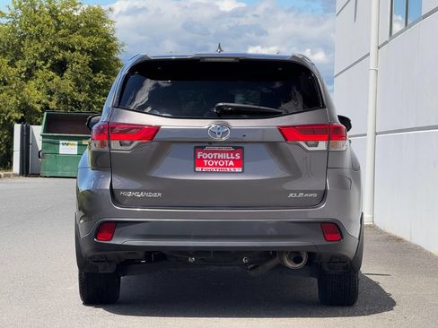 Certified 2019 Toyota Highlander XLE AWD/4WD image 6