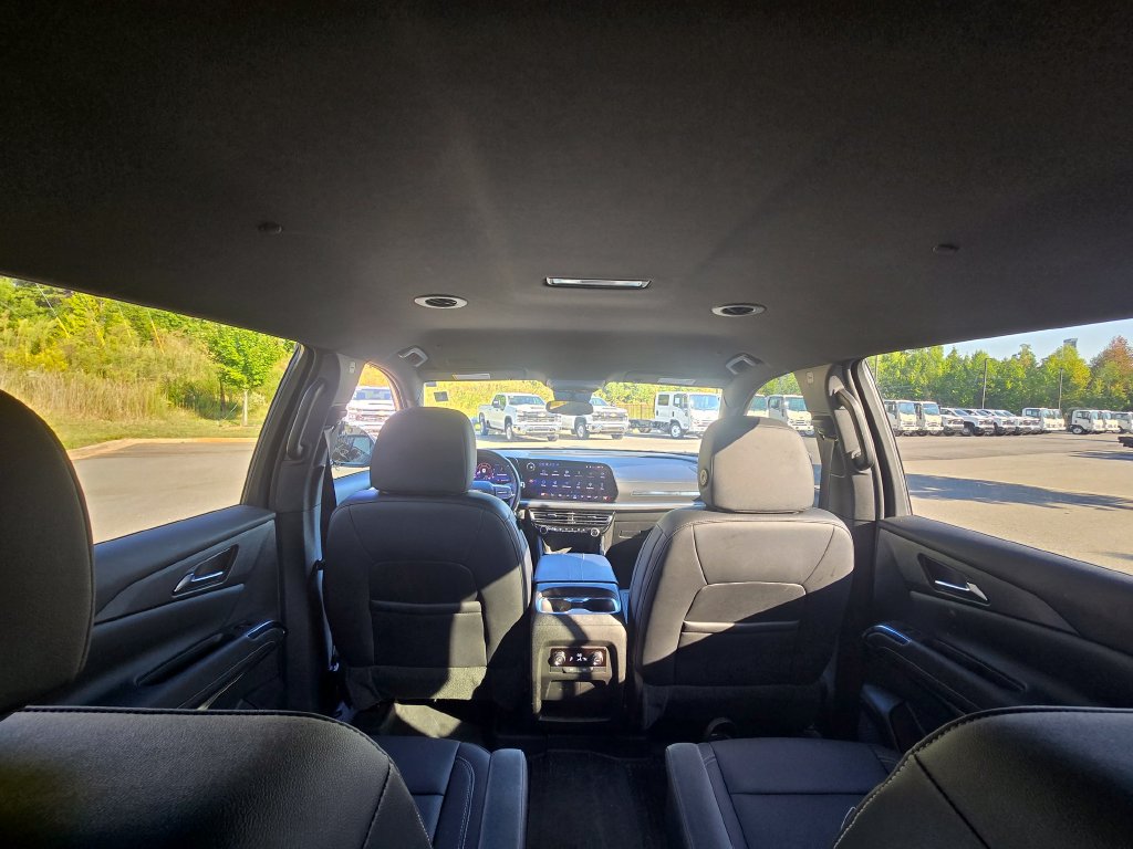 Certified 2025 Chevrolet Traverse LT FWD image 18