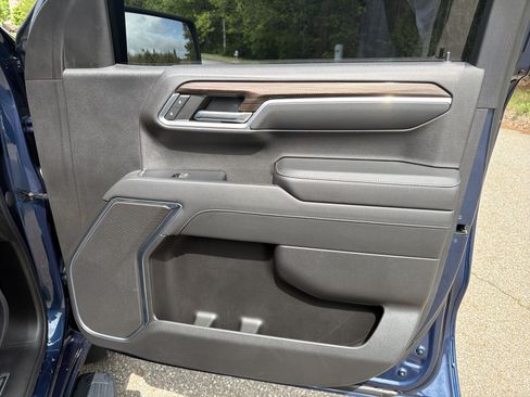 Used 2022 Chevrolet Silverado 1500 RST AWD/4WD image 14