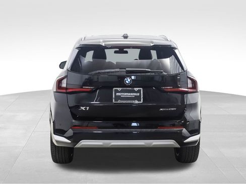 Used 2025 BMW X1 xDrive28i w/ Technology Package image 4