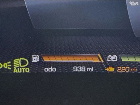 Used 2024 Ferrari SF90 Spider image 28