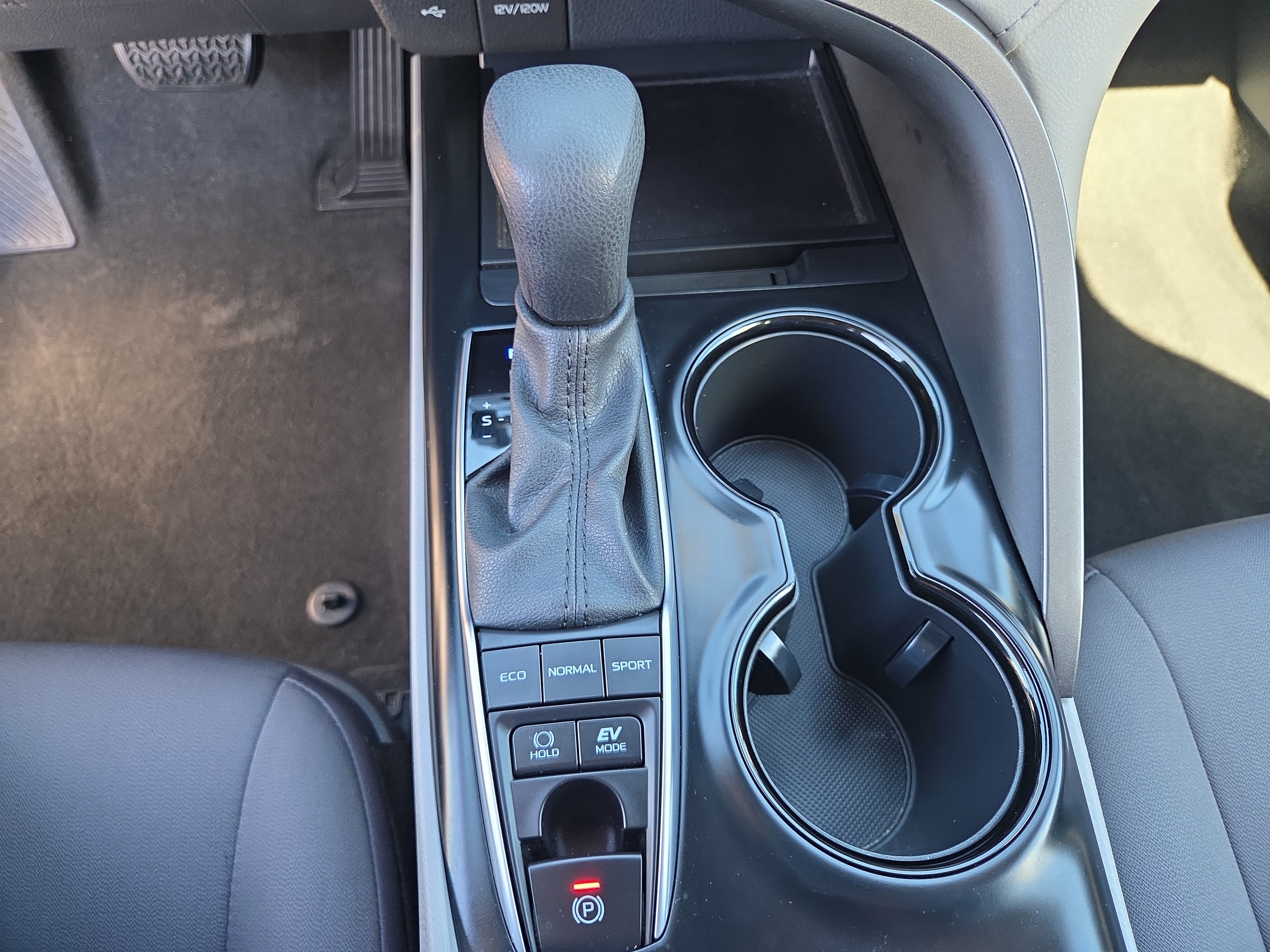 Certified 2020 Toyota Camry LE FWD image 27