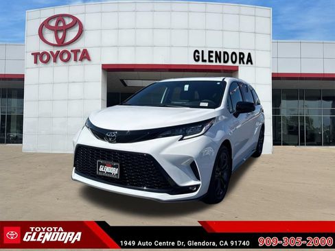 New 2026 Toyota Sienna XSE FWD image 4