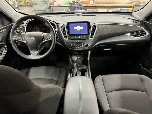 Used 2023 Chevrolet Malibu LT FWD image 17