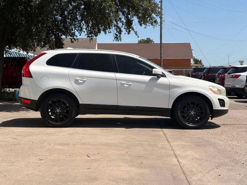Used 2010 Volvo XC60 T6 AWD/4WD image 2