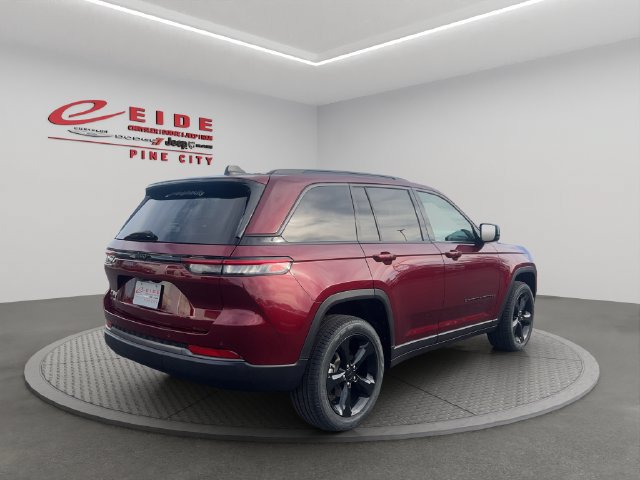 New 2026 Jeep Grand Cherokee Limited w/ Limited Altitude Package AWD/4WD image 8