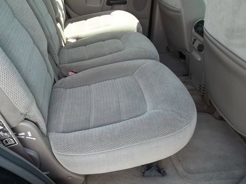 Used 2002 Ford Explorer XLT image 15