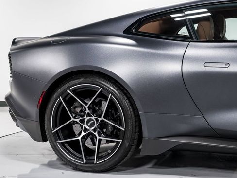 Used 2025 Aston Martin Vanquish image 45