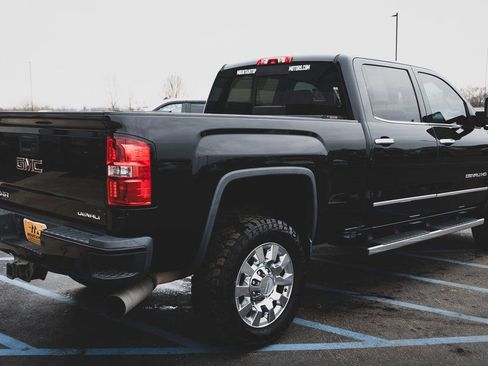 Used 2016 GMC Sierra 2500 Denali w/ Duramax Plus Package image 34