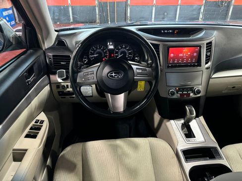 Used 2011 Subaru Outback 2.5i Premium image 18