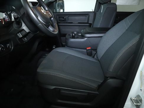 Used 2024 RAM 3500 Tradesman w/ Chrome Appearance Group AWD/4WD image 18