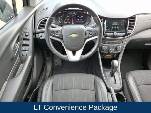 Used 2019 Chevrolet Trax LT w/ LT Convenience Package AWD/4WD image 3
