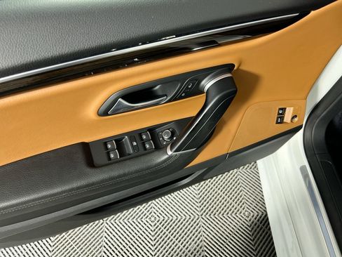 Used 2017 Volkswagen CC R-Line Executive image 14