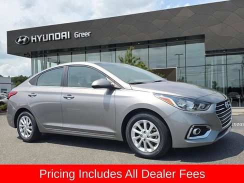 Used 2022 Hyundai Accent SE FWD image 1