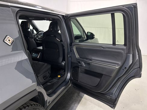 Used 2023 Rivian R1S Adventure AWD/4WD image 19