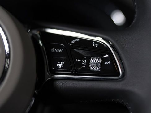 Used 2022 Bentley Bentayga image 30