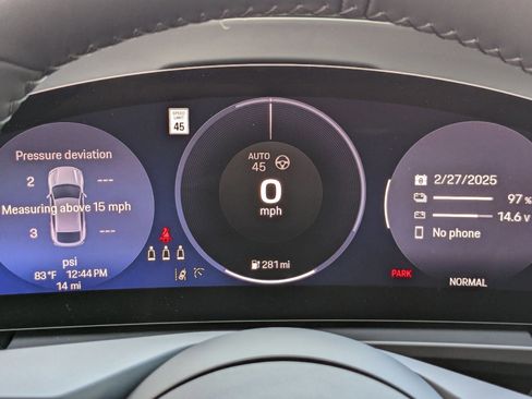 New 2025 Porsche Macan 4S Electric image 16