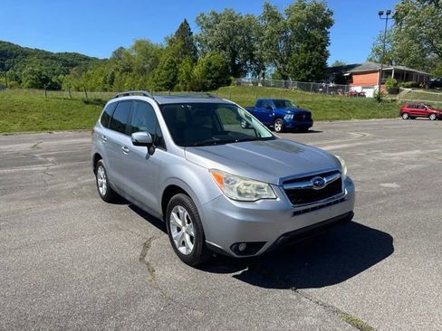 Used 2014 Subaru Forester 2.5i Touring AWD/4WD image 2