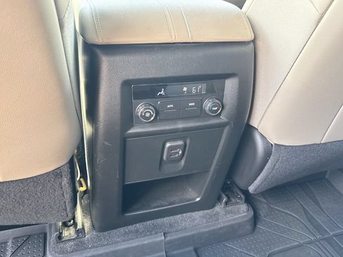 Used 2023 Chevrolet Traverse LT w/ LPO, Floor Liner Package FWD image 25