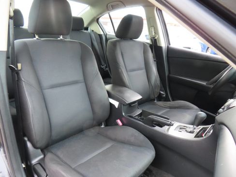 Used 2011 MAZDA MAZDA3 i Sport image 41