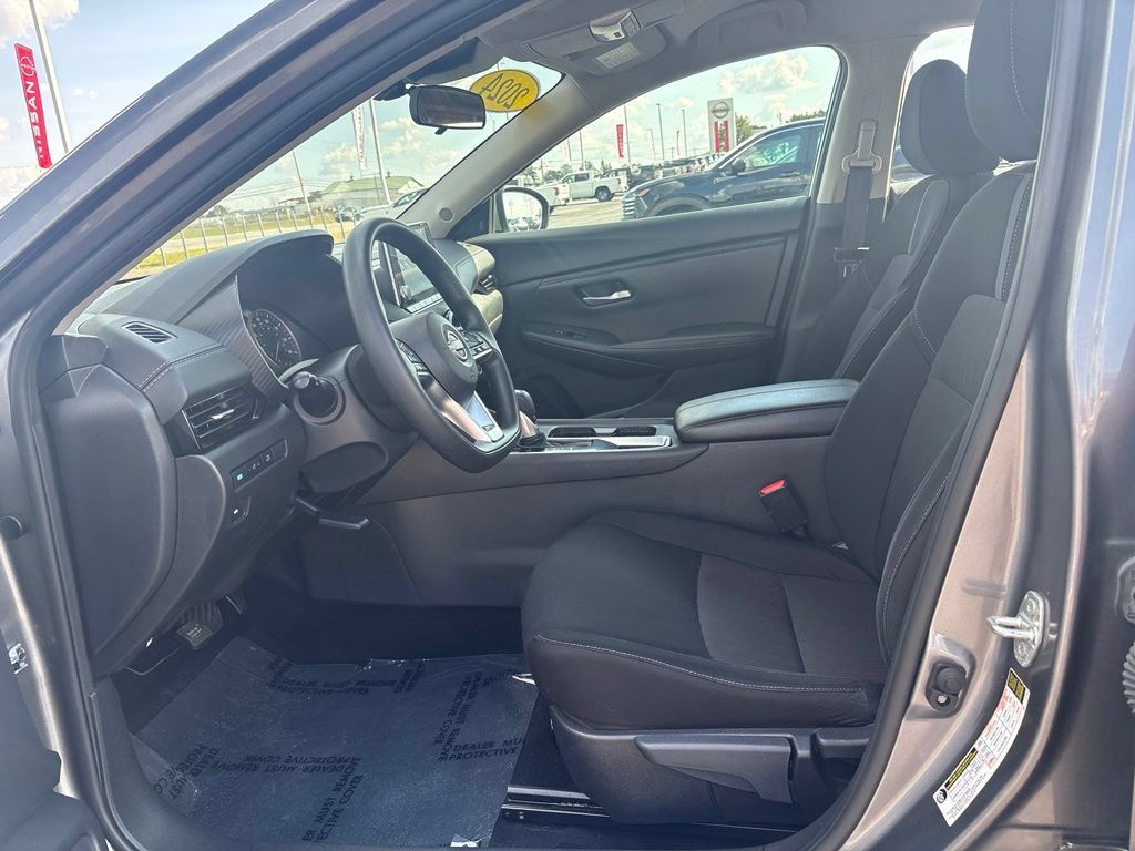 Used 2024 Nissan Sentra SV FWD image 21