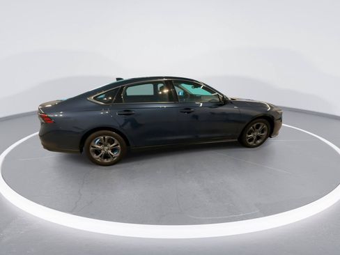 Used 2023 Honda Accord EX image 7