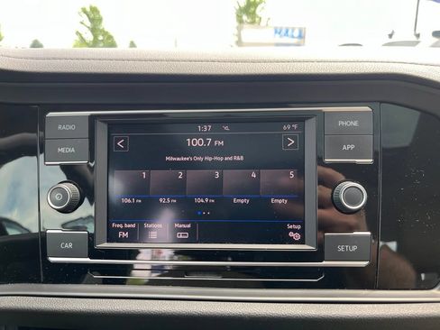 Used 2019 Volkswagen Jetta SE FWD image 16