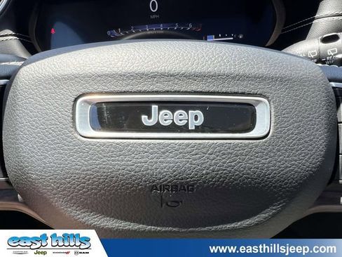Used 2023 Jeep Grand Cherokee L Limited AWD/4WD image 26