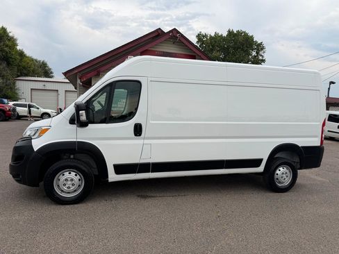 Used 2023 RAM ProMaster 2500 FWD image 5