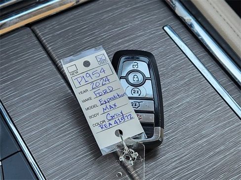 Used 2024 Ford Expedition Max Limited image 35