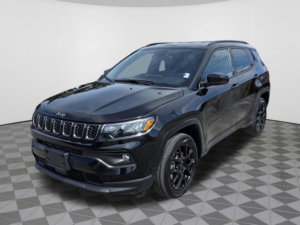Used 2025 Jeep Compass Latitude w/ Convenience Group AWD/4WD image 2