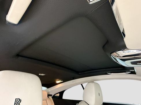 Used 2016 Rolls-Royce Wraith RWD image 17