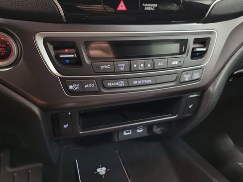 Used 2025 Honda Passport EX-L image 16