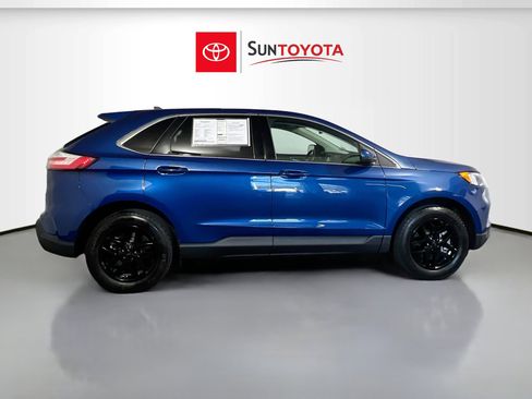 Used 2023 Ford Edge SEL image 2