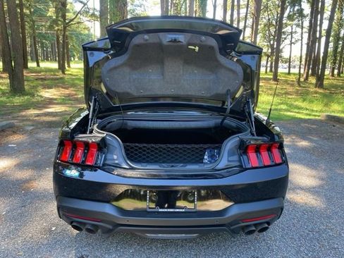 Used 2025 Ford Mustang GT Premium image 18