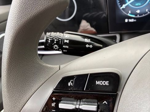 Used 2024 Hyundai Elantra SEL FWD image 24