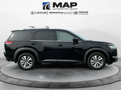 Used 2023 Nissan Pathfinder SL image 6