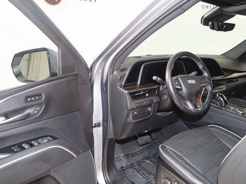 Used 2022 Cadillac Escalade ESV Premium Luxury image 58