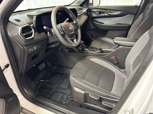 Certified 2025 Chevrolet TrailBlazer LT image 11